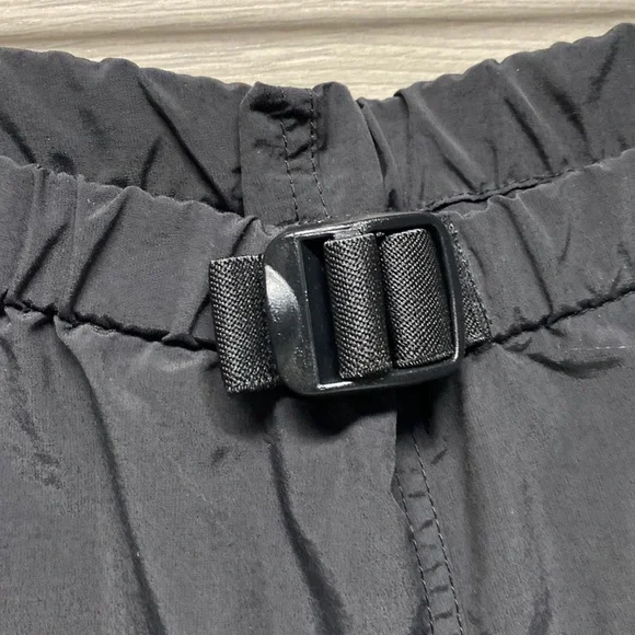 MEC Cargo Style Hiking Shorts Black - Picture 4 of 12